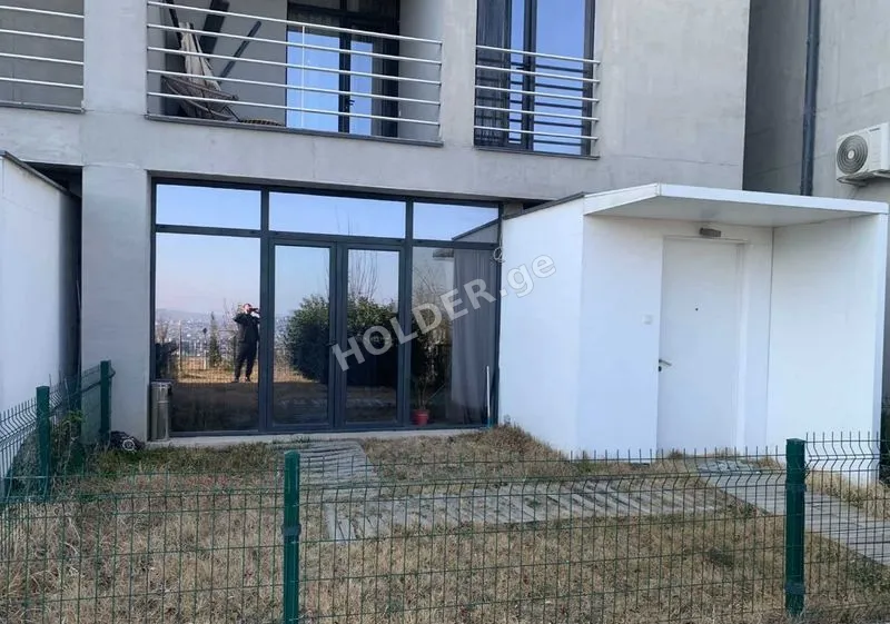 იყიდება საოფისე ფართი ლისის ტბაზე